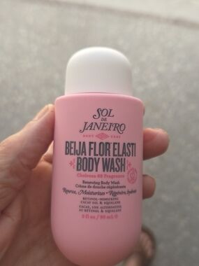 Sol de Janeiro Beija Flor Elasti Body Wash - Pink Bottle
